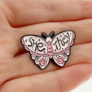 She They Pronoun Butterfly Enamel Pin LGBTQ Pride Pink Lapel Badge Gift